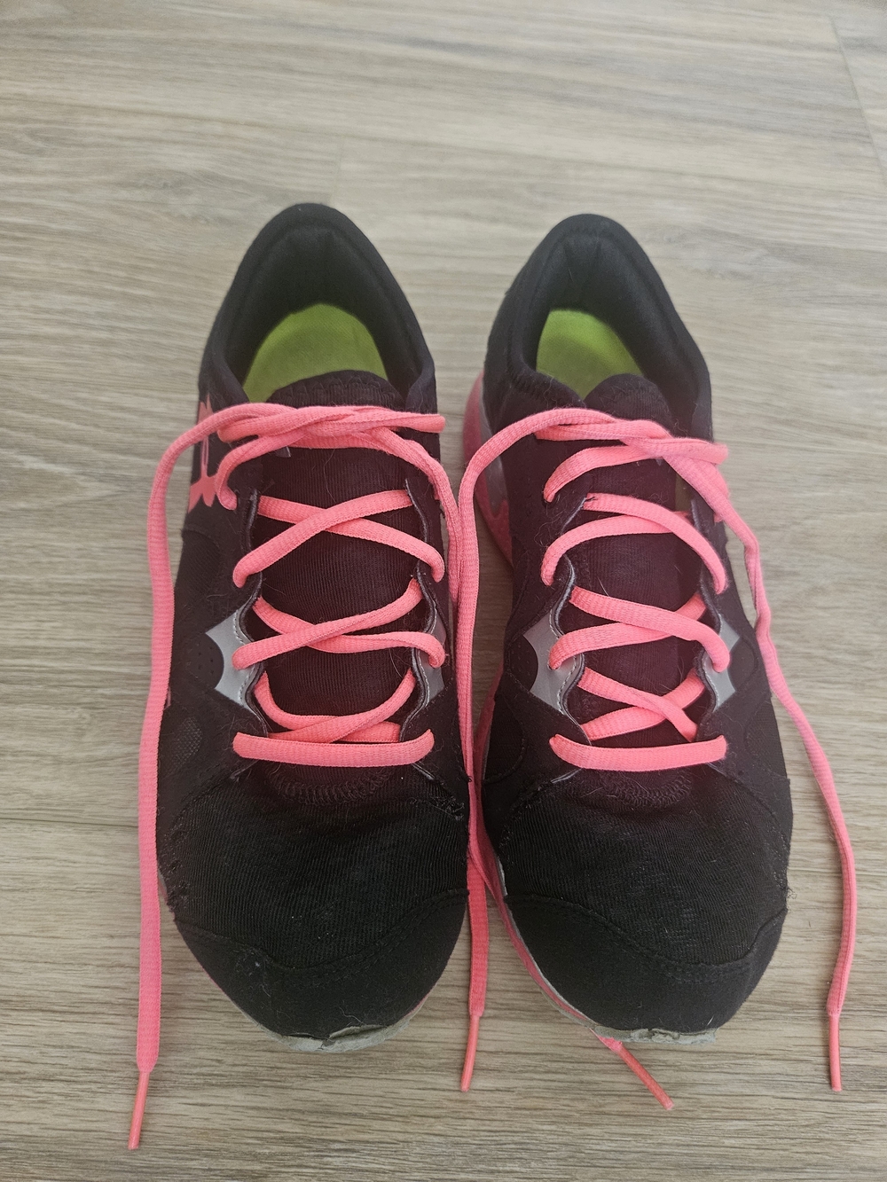 Under Armour Black Athletic Shoes with Pink Laces Size 7.5